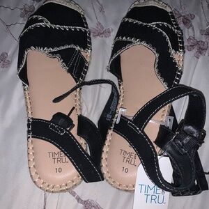 Time and Tru espadrilles